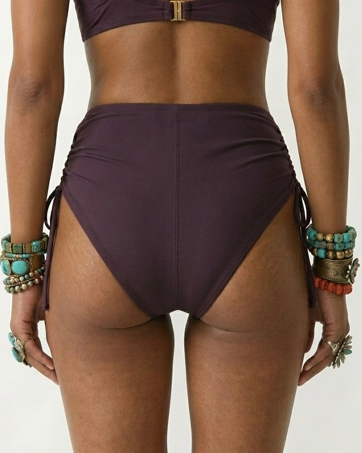DUNA Bikini Lady